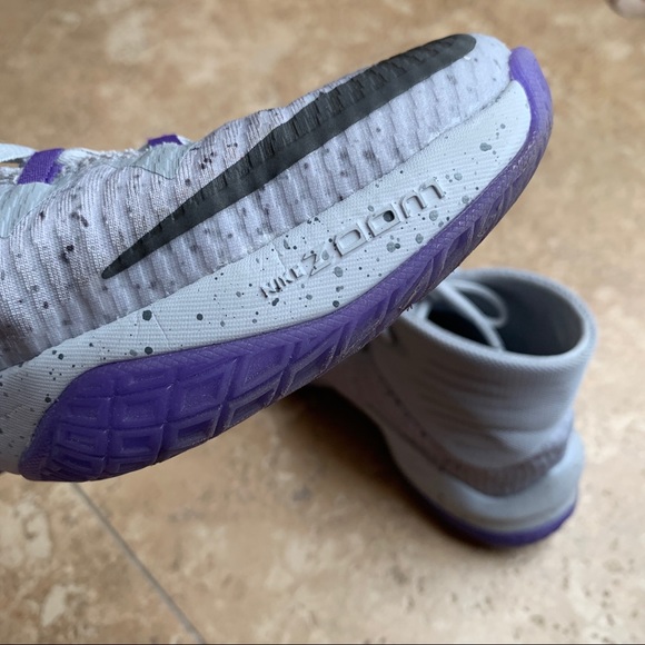 Nike Zoom Clear Out Basketball Shoes - Picture 10 of 13